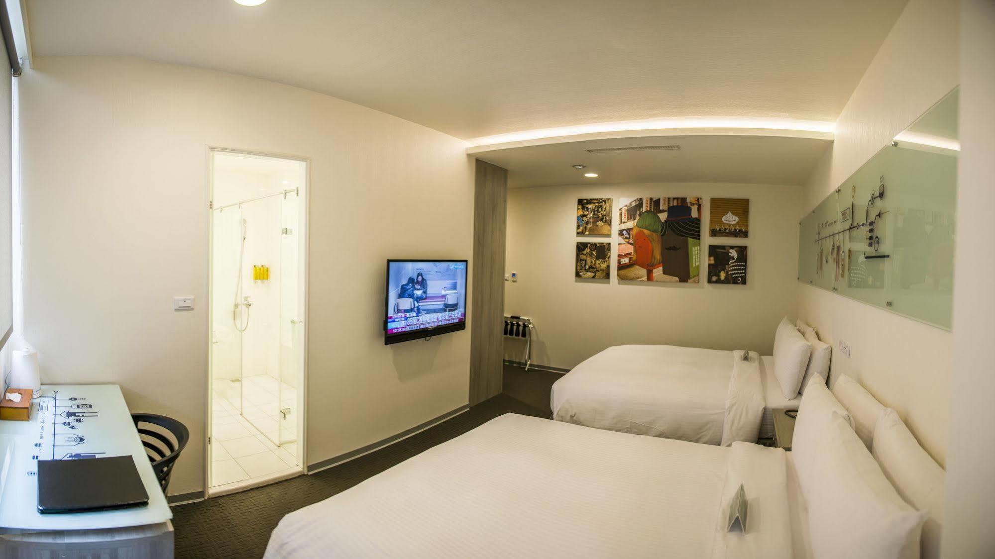 Olah Poshtel - Taichung Station Hotel Екстериор снимка